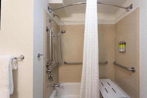 Candlewood Suites Fort Lauderdale Airport-Cruise image 13