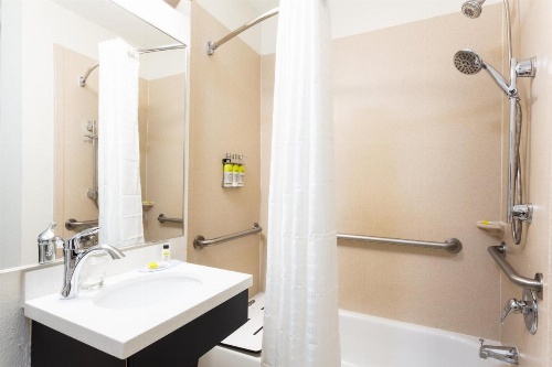 Candlewood Suites Fort Lauderdale Airport-Cruise image 14