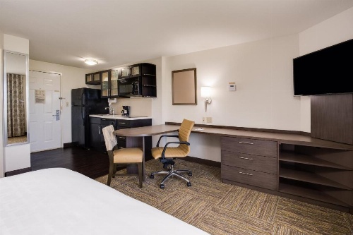 Candlewood Suites Fort Lauderdale Airport-Cruise image 20