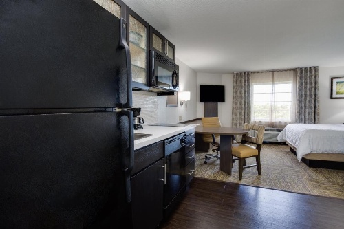 Candlewood Suites Fort Lauderdale Airport-Cruise image 6